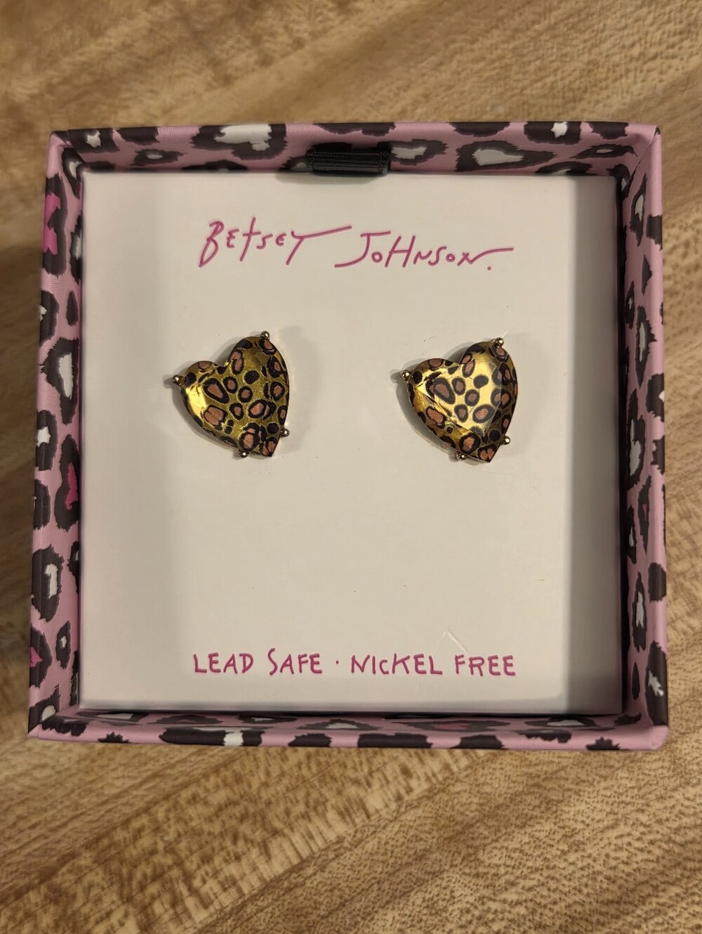 Betsey Johnson NWT/NIB Leopard Heart Stud Earrings